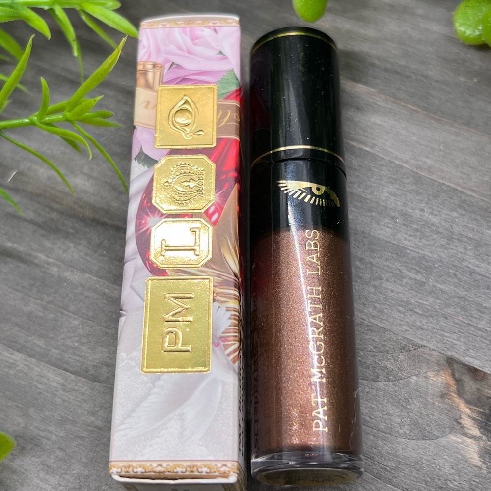 Pat McGrath eyeshadow - bronze seduction
